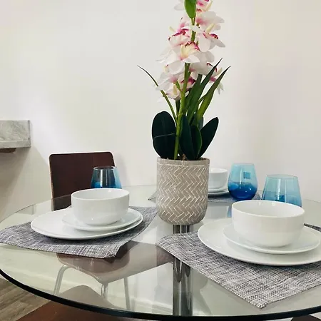 Accommodatie bij particulieren Modern, Stylish And Central