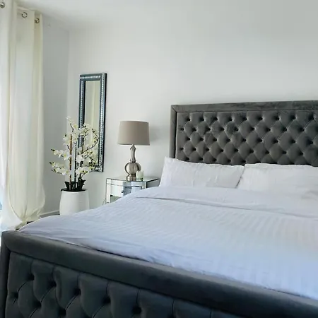 Modern, Stylish And Central * Manchester