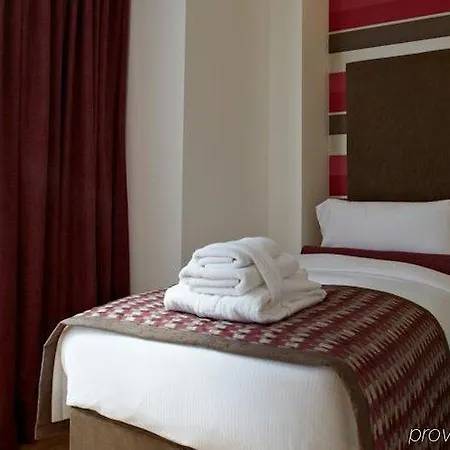 High Street Townhouse 4*