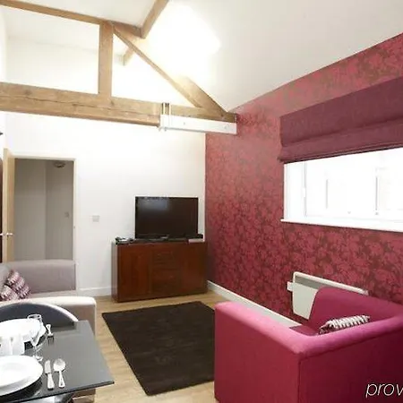 High Street Townhouse Aparthotel 4*