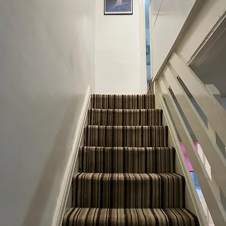 Rosewood Lodgings Special Offer For Student On Long *