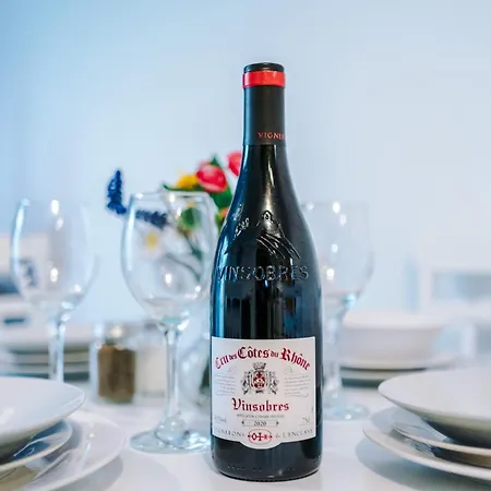 2 Bed With Balcony Private Parking Near Etihad Stadium, Coop Live *