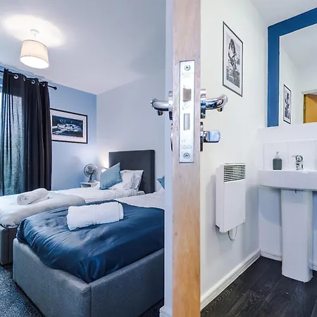 Appartement 2 Bed With Balcony Private Parking Near Etihad Stadium, Coop Live