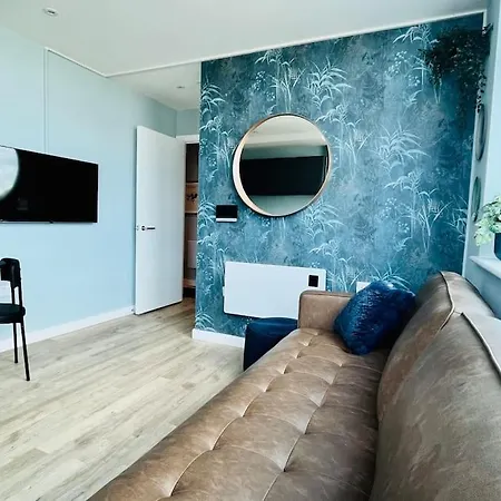 Beautifully Presented One Bedroom Close To Old Trafford Stadium Апартаменты