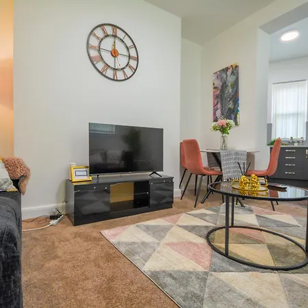 Apartment Stylish With Free Parking