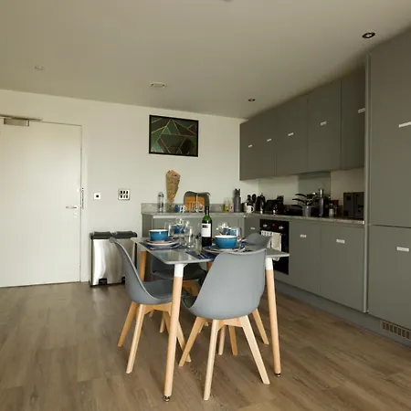 Modern City Flat With Gym & Spa * Manchester