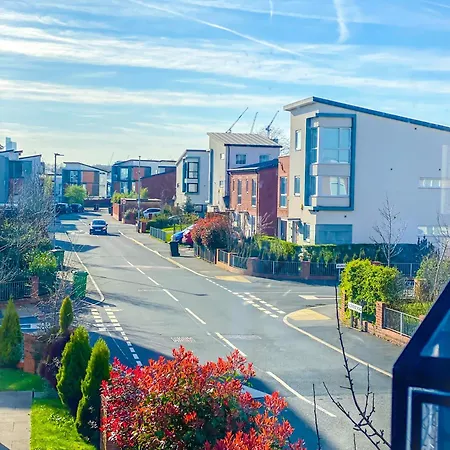 Royal At Coop Live Etihad, Sports Alojamento de Acomodação e Pequeno-almoço