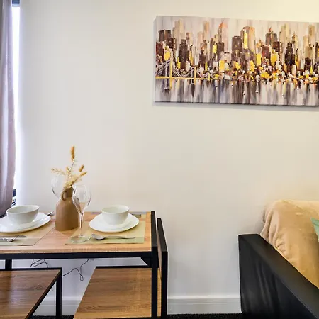 Cosy And Classy 1 Bed Getaway Apartment *