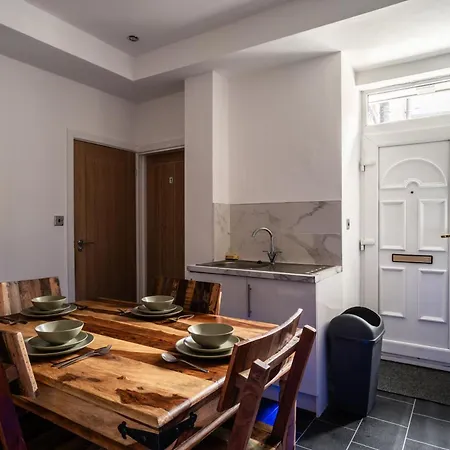 Harmony House: Shared Spaces 3 Μάντσεστερ