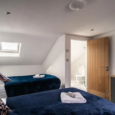 Refined Comforts For Two 5 * Manchester