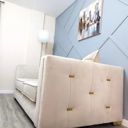 Apartman A Superb 2 Bed, 2 Bathroom In Centre Free Parking *