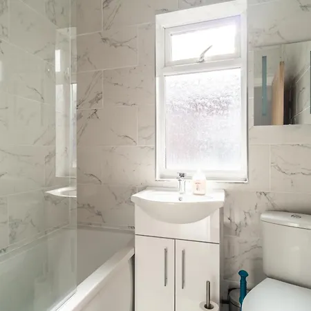 Luxe With Shared Spaces 2 Manchester