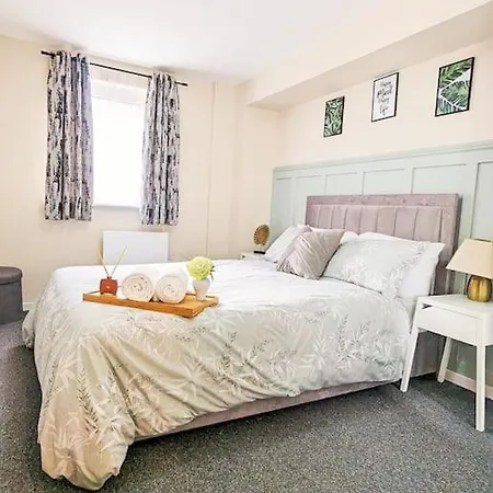 アパート A Superb 2 Bed, 2 Bathroom In Centre Free Parking *