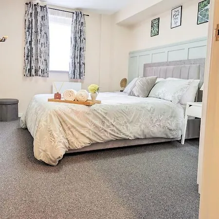 アパート A Superb 2 Bed, 2 Bathroom In Centre Free Parking *