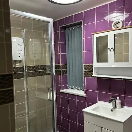 Stunning 2 Bed Rear Flat *
