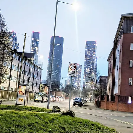 Apartman A Superb 2 Bed, 2 Bathroom In Centre Free Parking