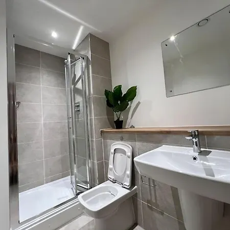 19th Floor 2 Bedroom With Stunning Views *