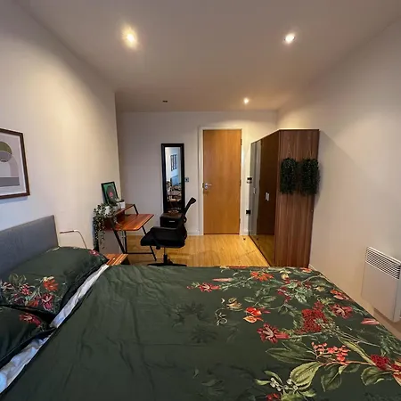 Entire 2br Flat In City Centre Apartment *