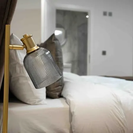 Luxury 6 Bed Near Centre With Cinema & Games 5 Bathrooms Βίλα *