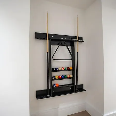 Luxury 6 Bed Near Centre With Cinema & Games 5 Bathrooms Μάντσεστερ