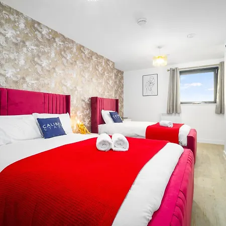 The Caliber Collection Luxury Centre - Caliber Stays Serviced Homes - Free Wifi Balcony Terrace Waterfront Views Appartement *