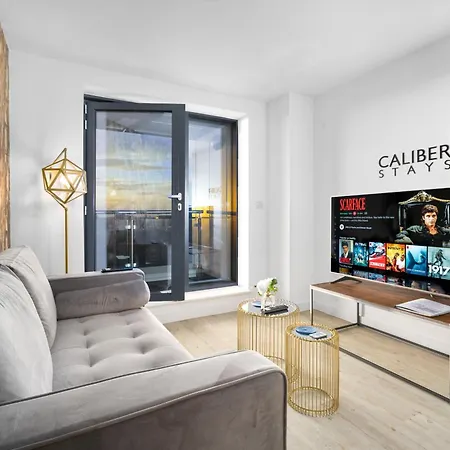 The Caliber Collection Luxury Centre - Caliber Stays Serviced Homes - Free Wifi Balcony Terrace Waterfront Views Appartement *