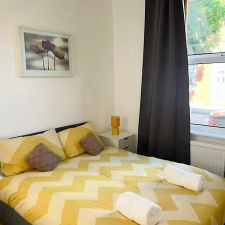Апартаменты Cozy 3br Urban Oasis In The Hub