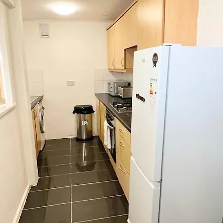 Cozy 3br Urban Oasis In The Hub Apartment *