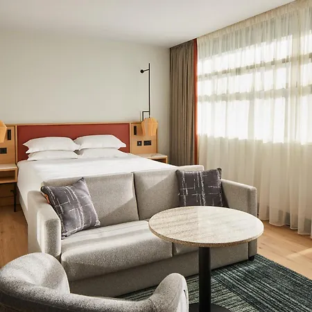 Marriott Piccadilly Hotel 4*