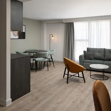 Hotel By Marriott Piccadilly Manchester