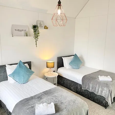 Large Townhouse 5 Beds With Two Parking Spaces - Centre