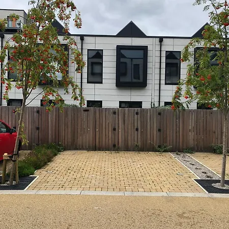 Large Townhouse 5 Beds With Two Parking Spaces - Centre * Manchester