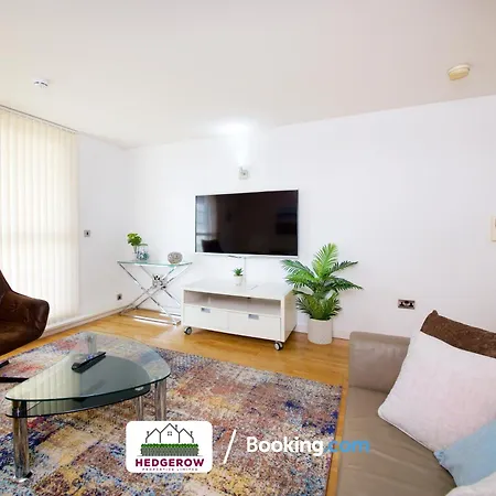 Last-minute Specials On Chic 2-bed, 2-bath Center Loft By Hedgerow Ltd