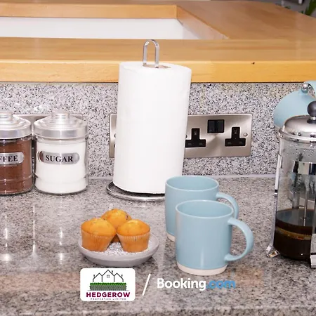Last-minute Specials On Chic 2-bed, 2-bath Center Loft By Hedgerow Ltd *