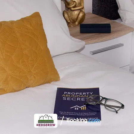 Premium Offers On 3-Night & Weekly Deal On 3-Bedroom Urban Loft By Hedgerow Apartment