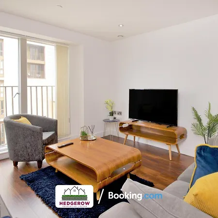 Premium Offers On 3-Night & Weekly Deal On 3-Bedroom Urban Loft By Hedgerow Manchester