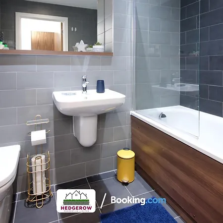 Premium Offers On 3-Night & Weekly Deal On 3-Bedroom Urban Loft By Hedgerow Apartment Manchester