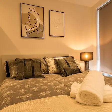 Drillzstays - Ethiad Free Parking *