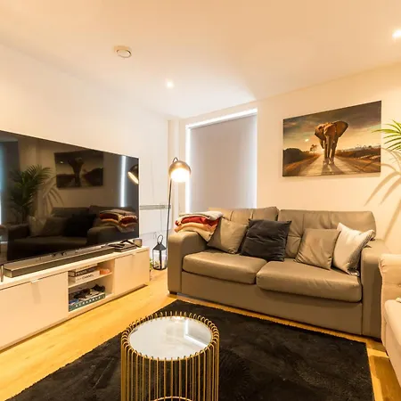 Drillzstays - Ethiad Free Parking Apartment
