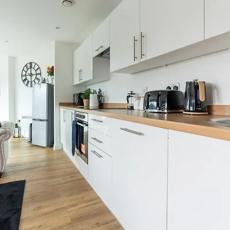 Drillzstays - Ethiad Free Parking Apartment