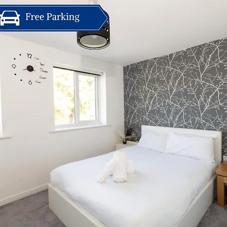 Spacious 3br House With Garden & Free Parking Сasa de vacaciones Mánchester