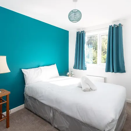 Spacious 3br House With Garden & Free Parking Hébergement de vacances Manchester