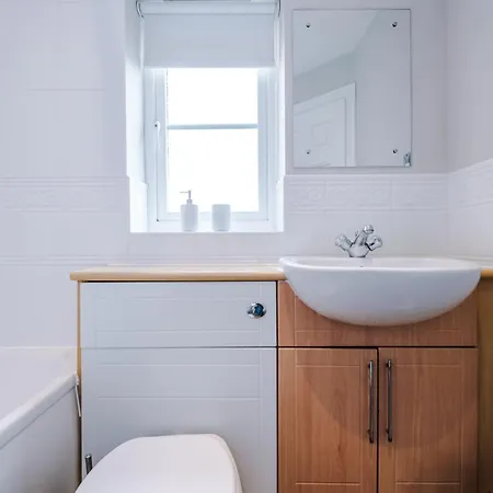 Apartment Cravenwood House
