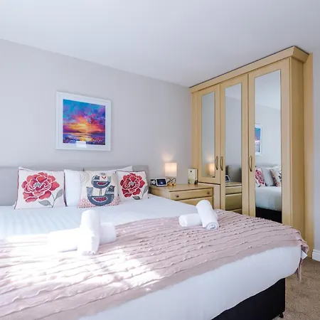 Cravenwood House Casa de Férias *