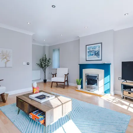 Apartment Cravenwood House