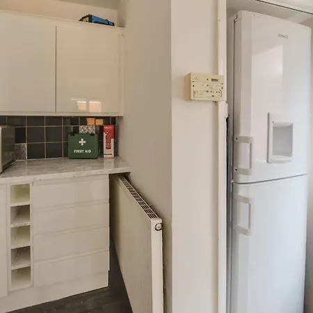 Remarkable 3-bed House In Middleton * Manchester