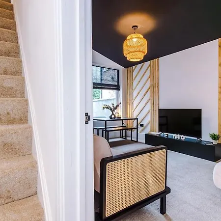 Holiday home 4 Bedroom House Eccles