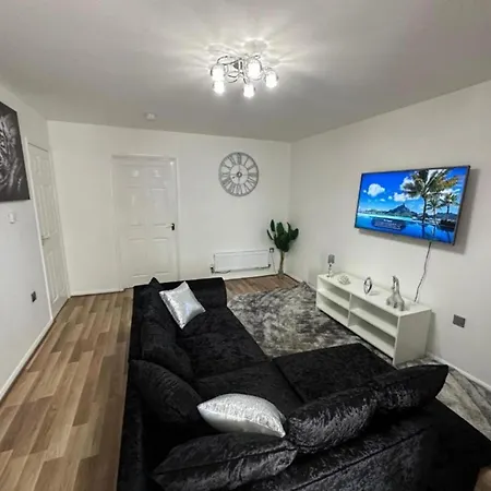 Stunning 3-bed House In Manchester
