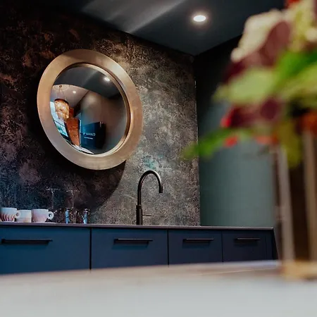Отель Forty Seven Manchester, Worldhotels Crafted 4*
