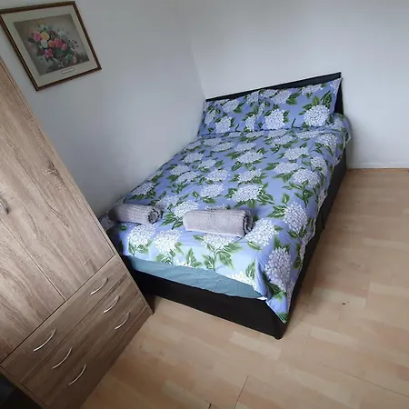 Lovely 3 Bedroom House * Manchester